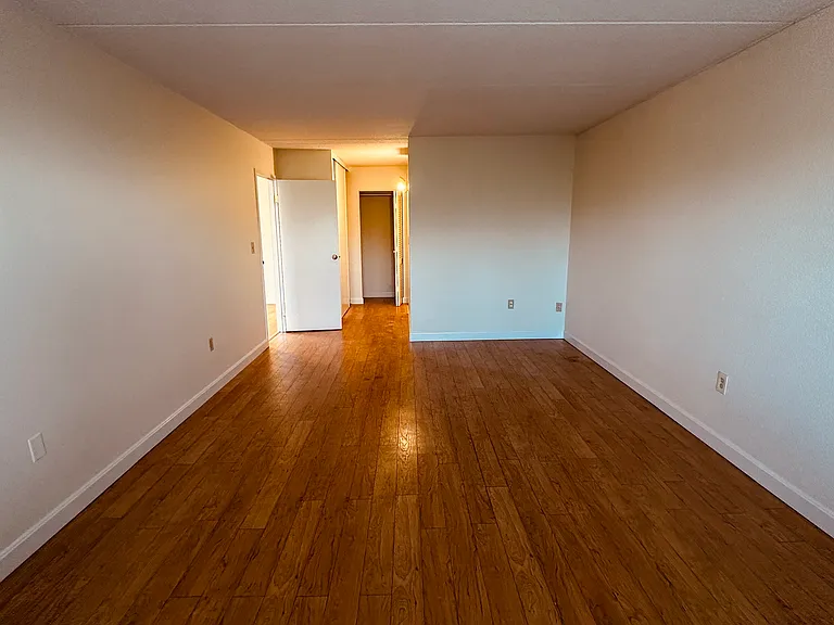 1550 Worcester Rd #526 — Photo 32