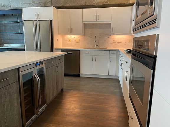 5th image of 1999 McKinney Ave APT 606