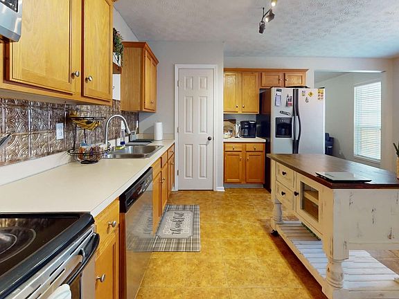 4th image of 250 Millridge Dr