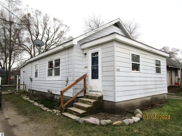 1005 Robert St, Mount Pleasant, MI 48858