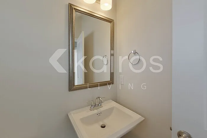 2529 Banyon Cir — Photo 8