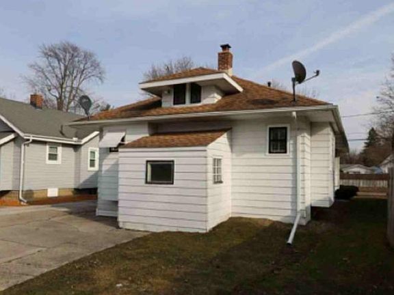 2nd image of 303 Storch St