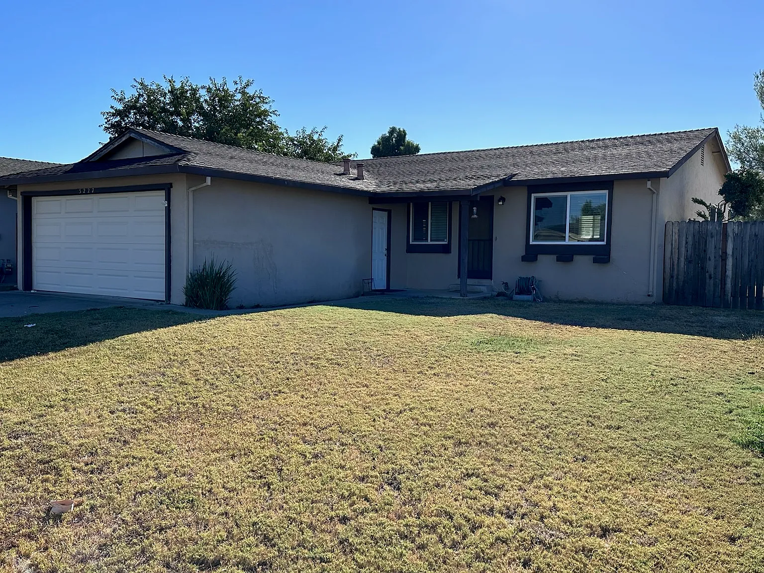 5227 Lilac Ave photo 1