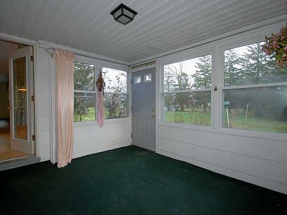 4th image of 4921 Pineledge Dr E