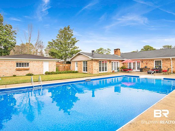 5th image of 4159 Spring Valley Dr N