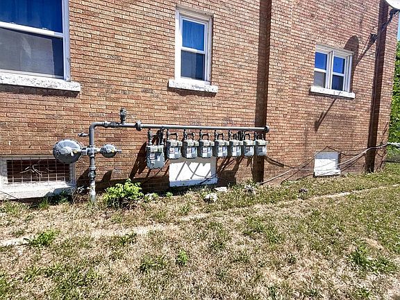 5th image of 2208 W Locust STREET