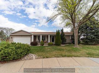 1512 Spruce Rd, Grand Island, NE 68801