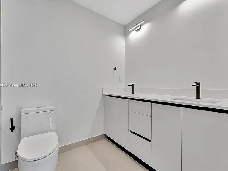 1563 NW 94th Way — Photo 8
