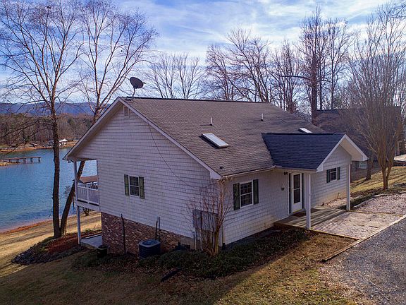 3rd image of 130 Gross Point Dr