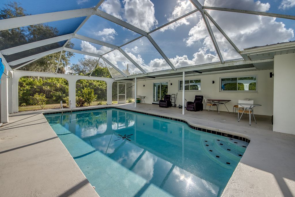 22212 Lockport Ave - Property Image