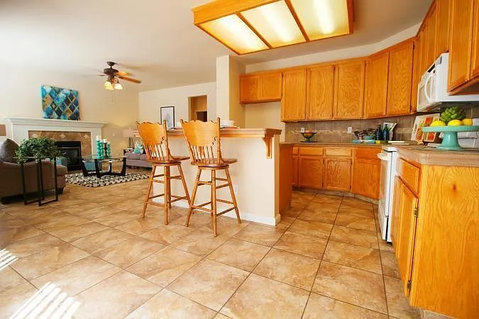 2009 Foothill Vista Dr — Photo 2