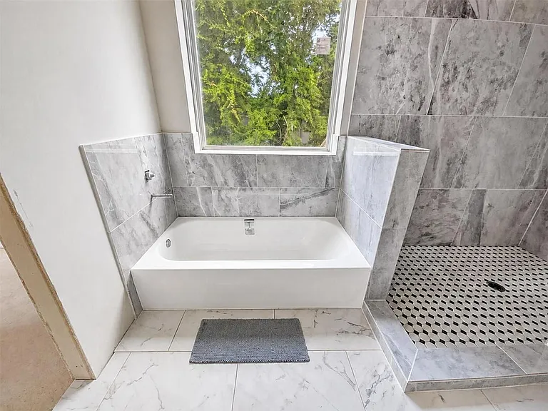 4720 Hare St — Photo 8