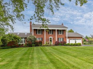 6390 E Lake Rd, Cazenovia, NY 13035