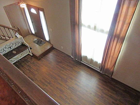3rd image of 1006 Sawyer Dr
