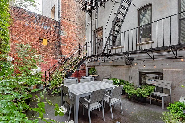 Rented by MySpaceNYC | media 20