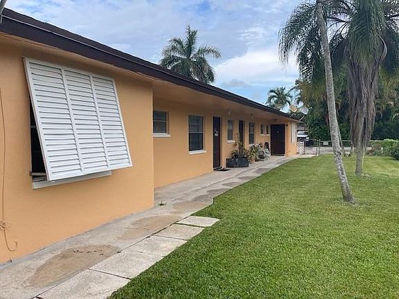 4th image of 4725 SW 65th Avenue