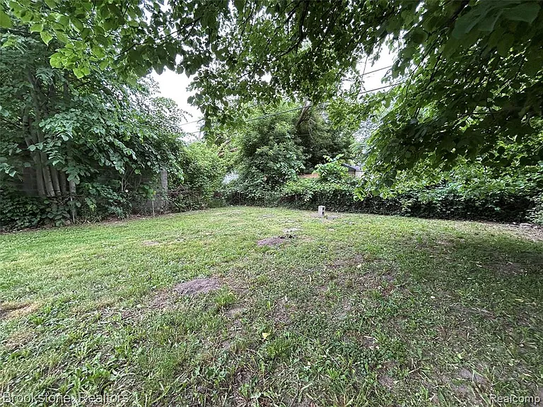 26707 Penn St — Photo 22