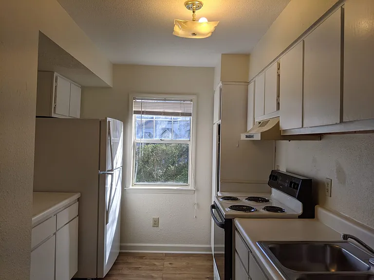 2510 Avent Ferry Rd #103 — Photo 6