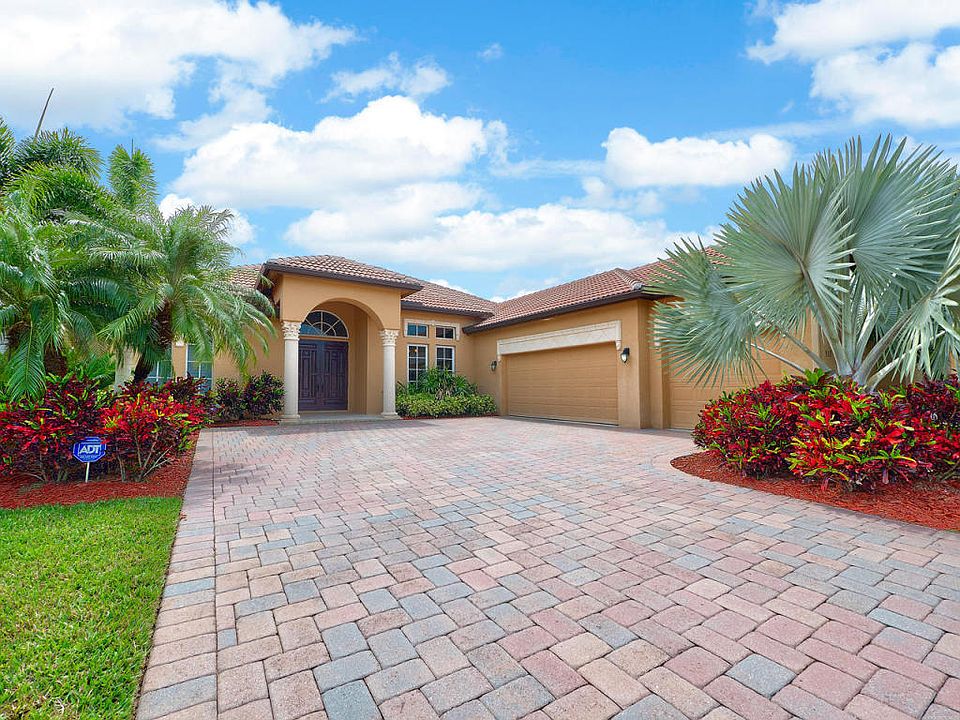 1st image of 919 SW Grand Reserves Blvd