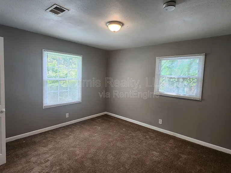 305 Banberry Dr SE — Photo 7
