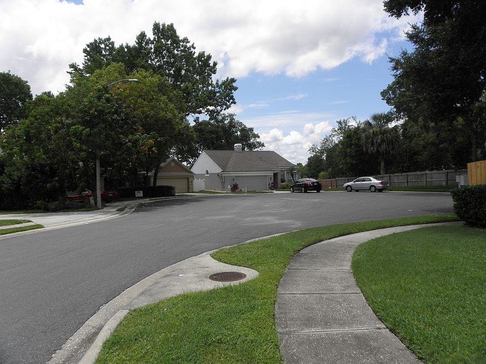 1st image of 205 Oak Park Pl