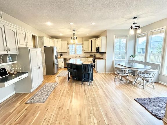 5th image of 13907 Parkhill St