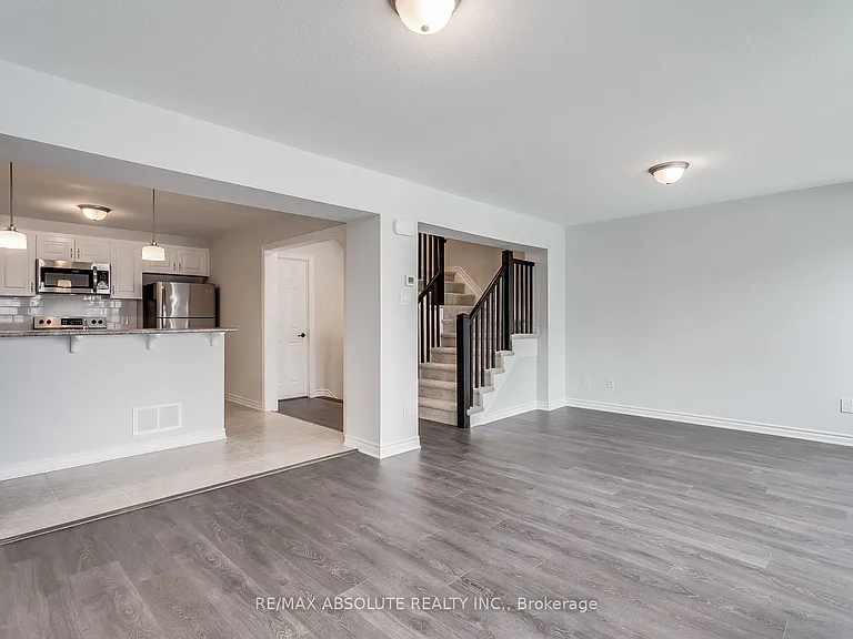 315 Pumpkinseed Cres — Photo 11