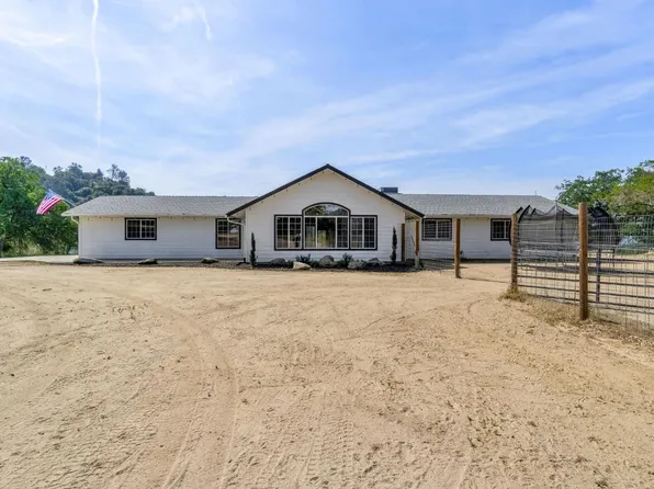 30833 Pennyroyal Ln, Prather, CA 93651