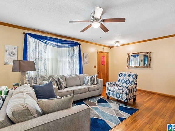 5th image of 112 Persimmon St