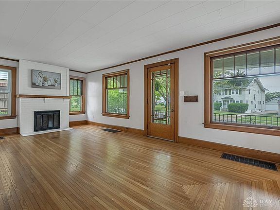 4th image of 15 Kenwood Dr
