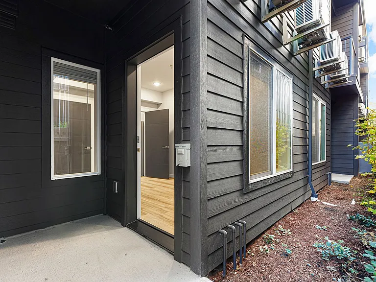7150 N Greenwich Ave #5 — Photo 13