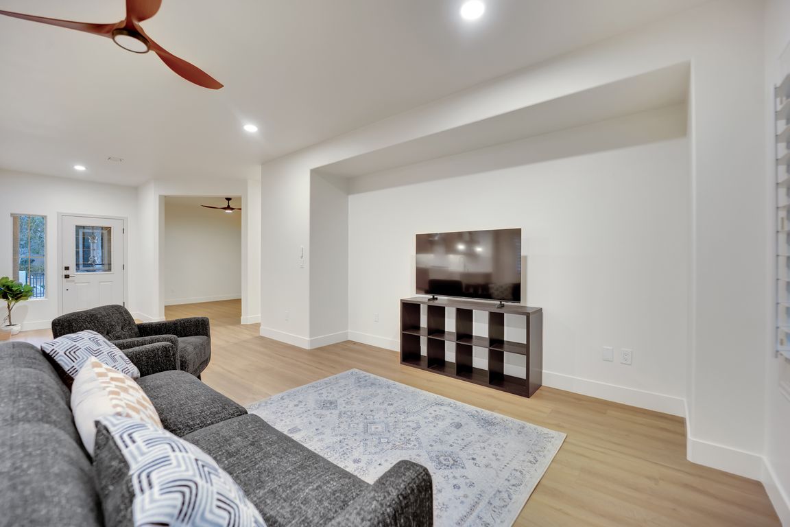 next background image