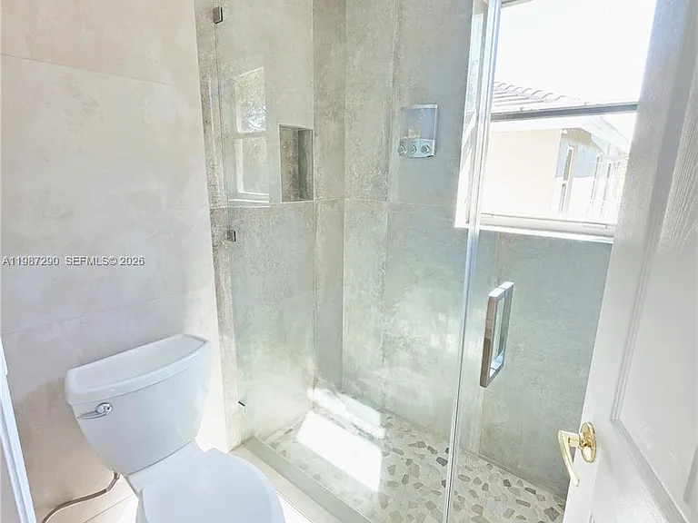 16404 Diamond Head Dr — Photo 32