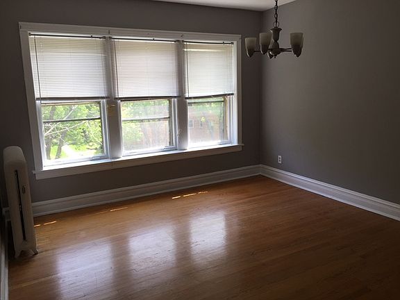 5th image of 1901 W Argyle St APT 3