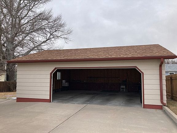 5th image of 2639 Laredo Ln