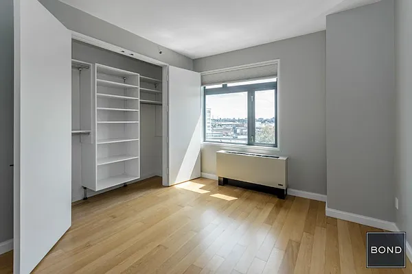 Sold by Bond New York | media 9