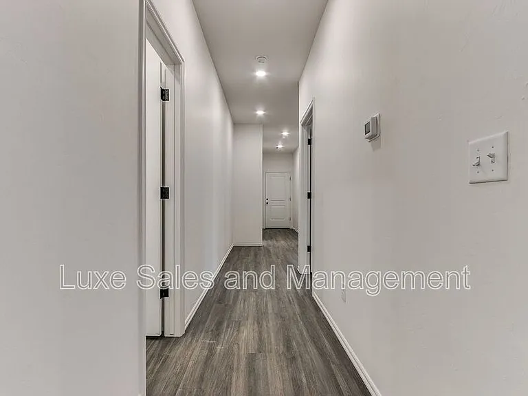 8024 NW 110th Dr — Photo 23