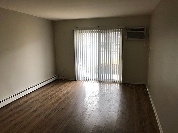 2nd image of 864 Winesap Ct #10107