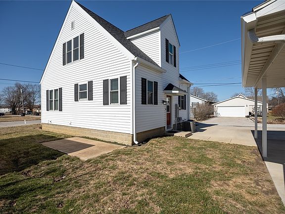 5th image of 302 N Main St