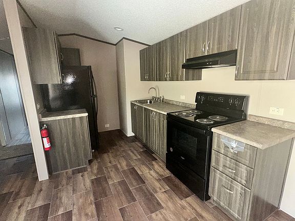 4th image of 1513 W Crockett St #51C