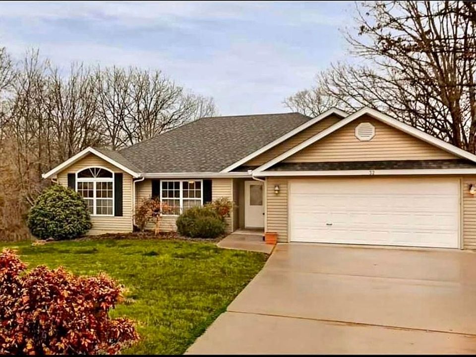 1st image of 32 Watson Dr