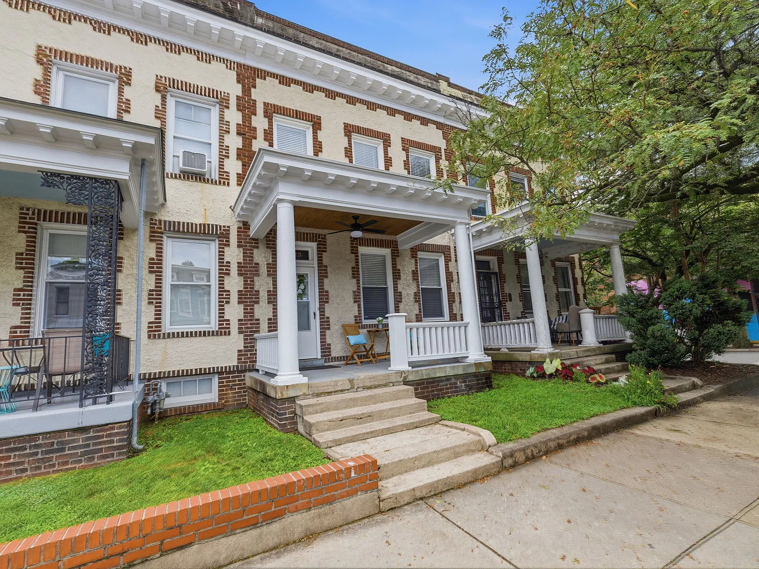 3 bed, 1.5 bath, 1330 sqft, $2,450 — Photo 3
