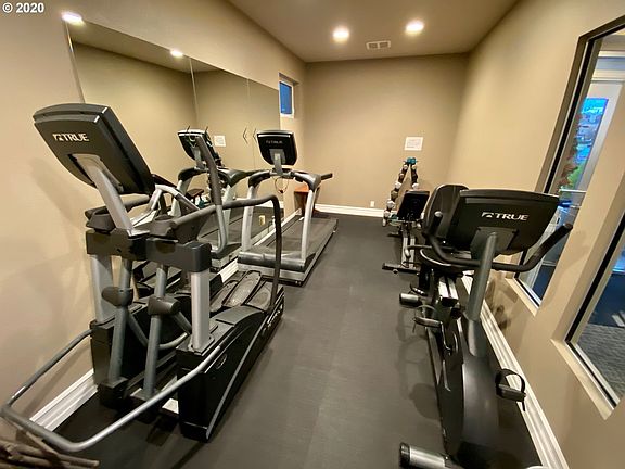 4th image of 520 SE Columbia River Dr APT 329