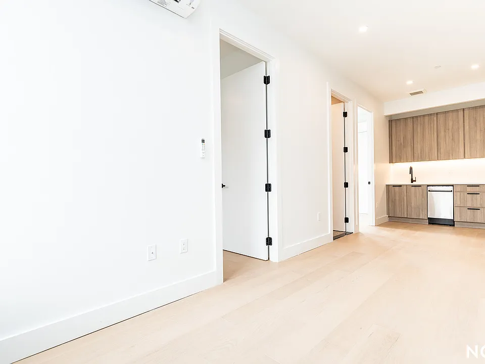107 S 6th St #3K