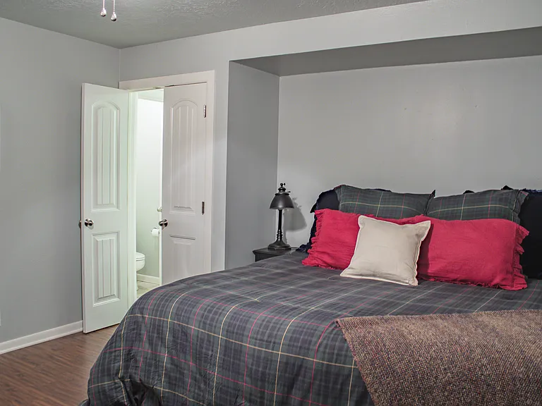 703 Normandie Dr — Photo 14
