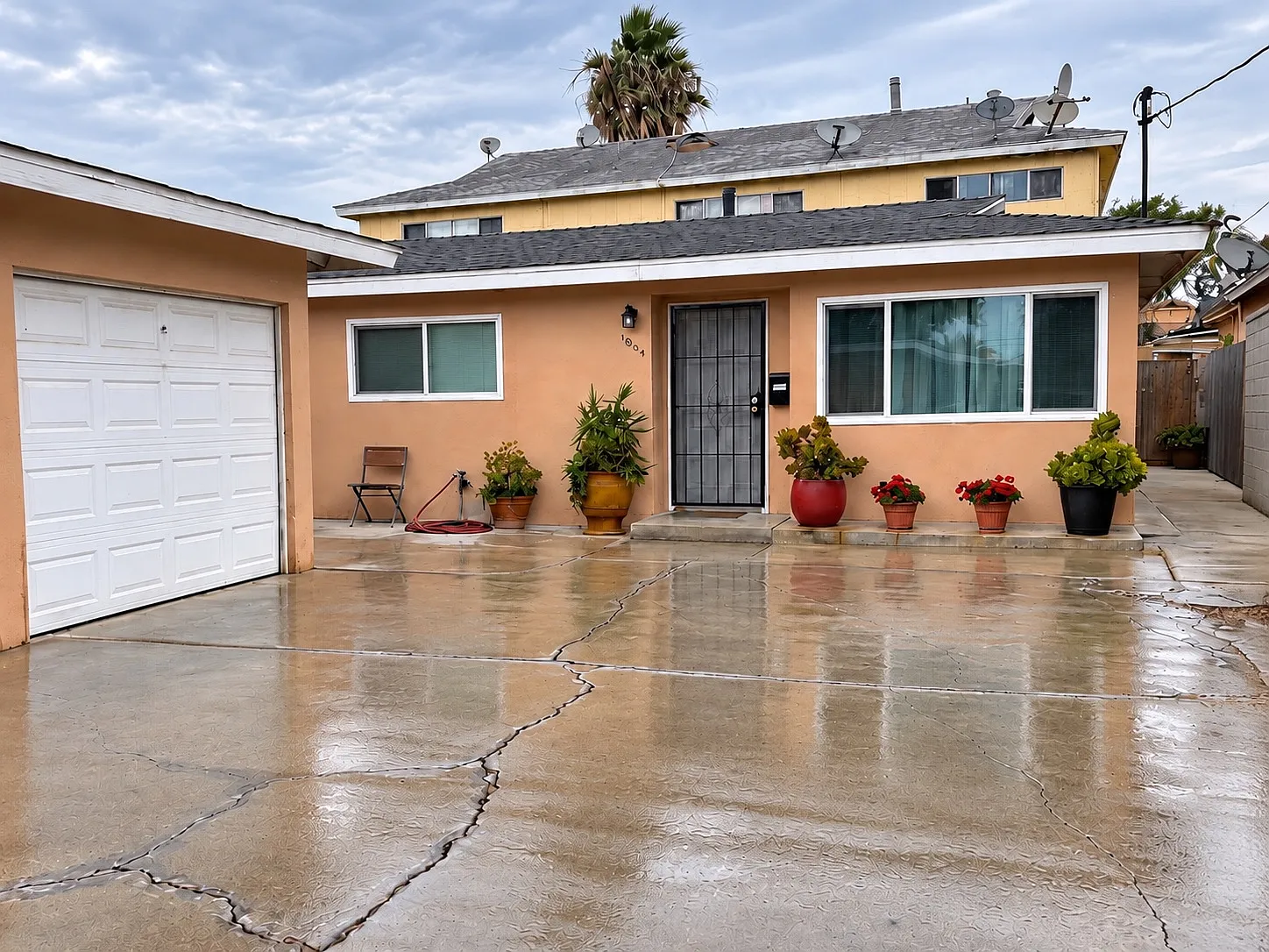 3 bed, 1000 sqft, $4,000 — Photo 1