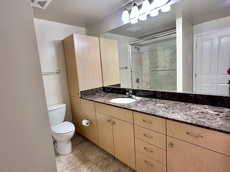 140 S Van Ness Ave #1024 — Photo 10