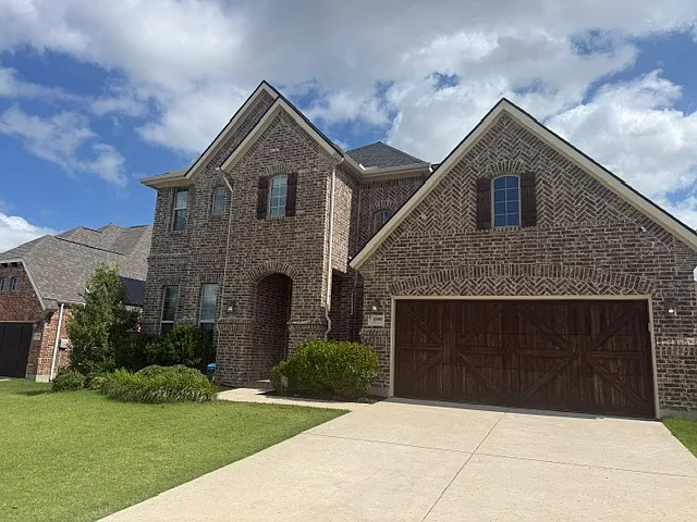 4890 Milby Dr — Photo 2