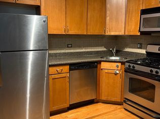 1347 W Eddy St APT 204, Chicago, IL 60657