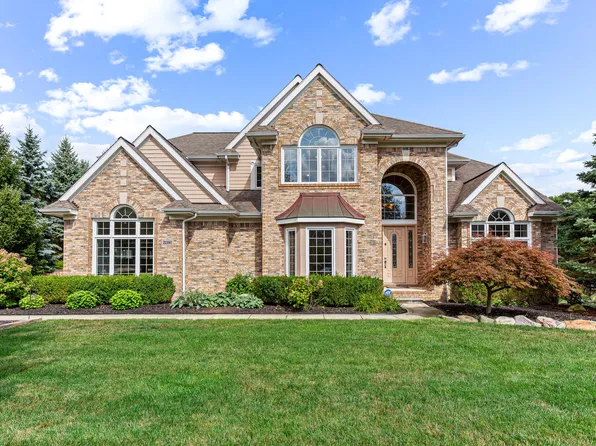 22390 Diamond Ct, Farmington Hills, MI 48335